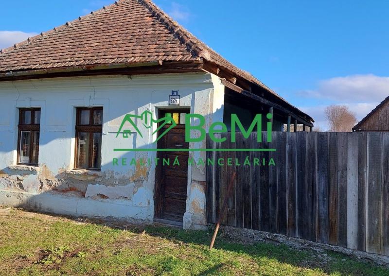 Exkluzívne na predaj vidiecky dom s veľkým pozemkom Jacovce