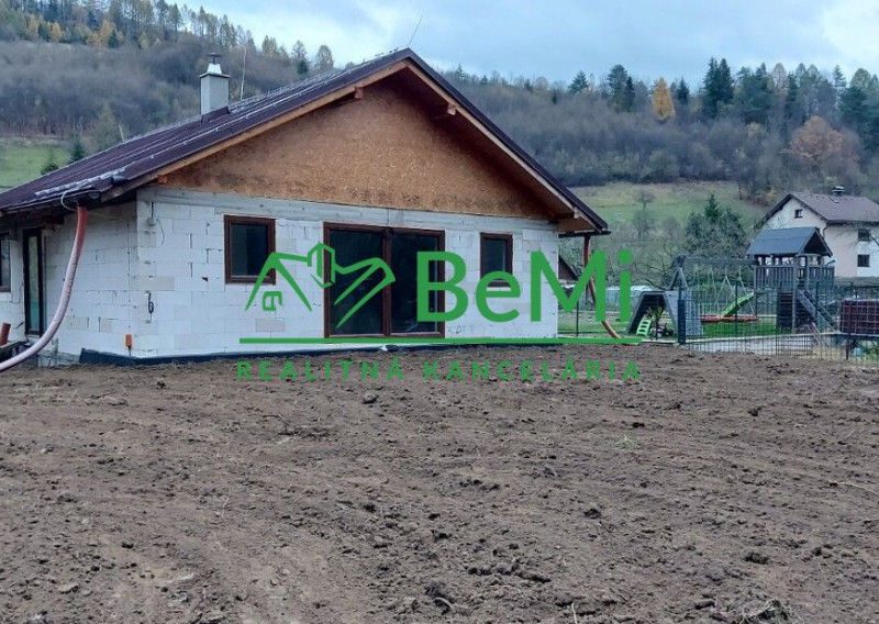 Predaj: Dom, Lopušné Pažite, okres KNM, 885m2(056-12-PEMOa)