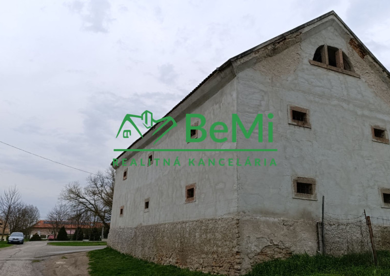 Budova v obci  PERE -NA PREDAJ za 52000,-Eur