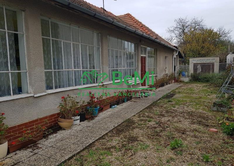 Predaj starší rodinný dom Vráble, 1034m2, NR (107-12-ERF)