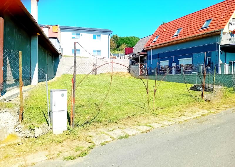 Predaj,  stavebný  pozemok - Šahy (048-14-HEKA)