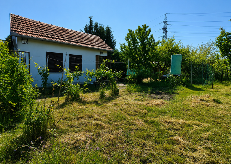 Predaj, záhrada s murovaným domčekom | Levice – Krížny vrch (033-13-SIHA)