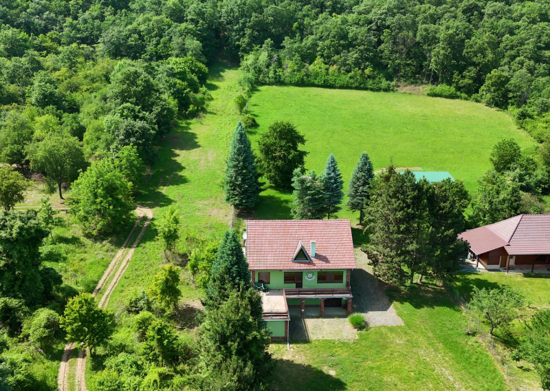 Predaj - Strelnica s poľovníckou chatou v okrese Hlohovec