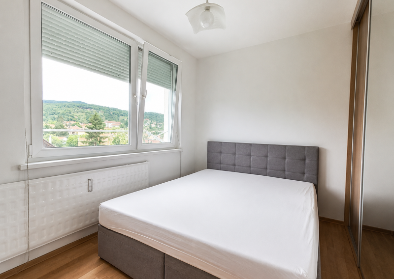 Predaj, 3 izbový byt - Pukanec (037-113-SIHA)