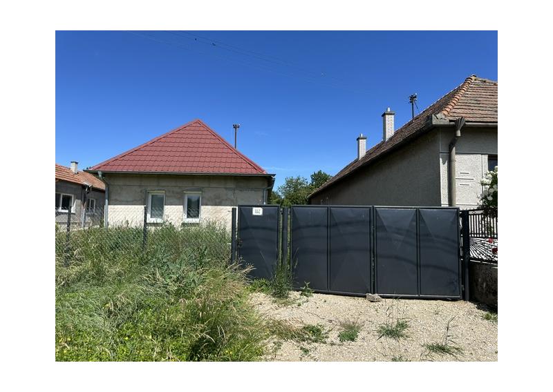 Predaj, Rodinný dom - Veľké Chyndice (001-12-MARO)