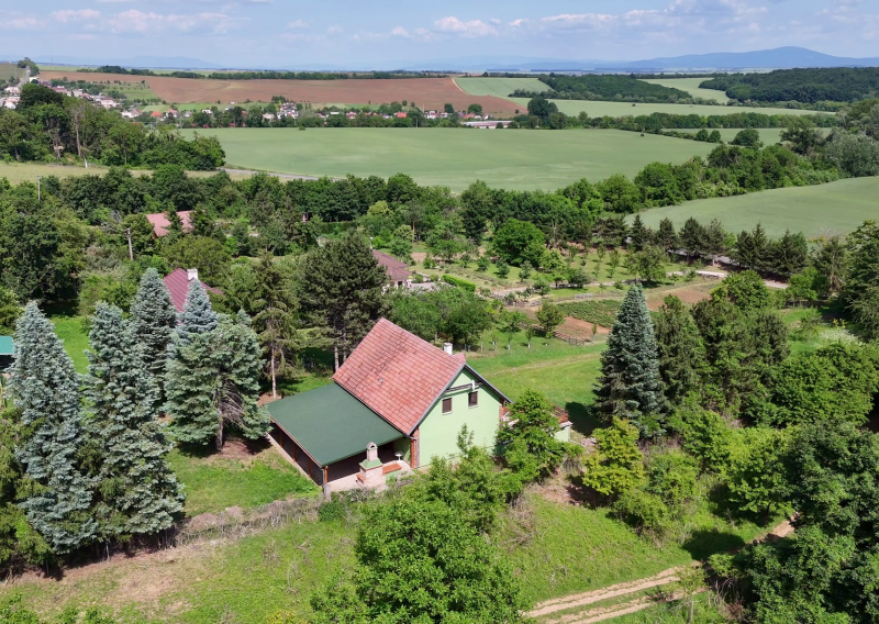 Na predaj Strelnica s poľovníckou chatou v okrese Hlohovec