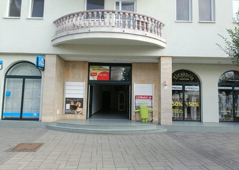 Obchodný priestor 55m² na prenájom, námestie Topoľčany 021-25-RAKO