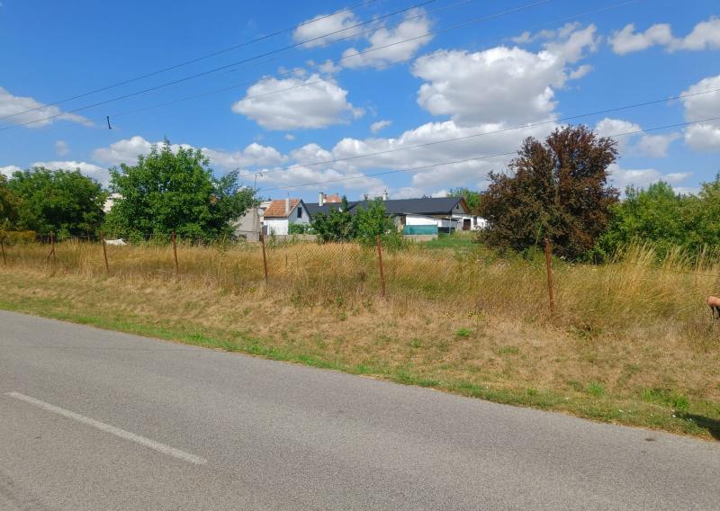 Stavebný pozemok Kuzmice 641 m² - Exkluzívna ponuka 022-14-RAKOE
