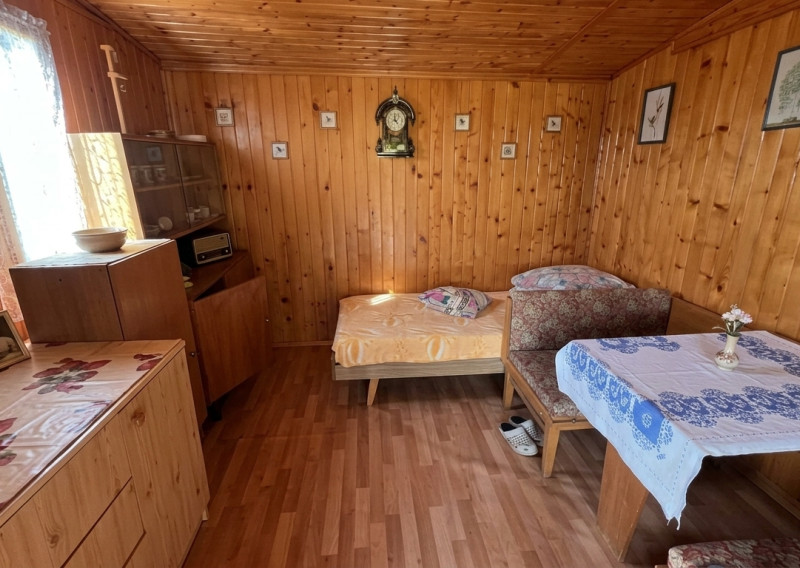 Slnečná vinica a záhrada s chatkou Stará Tura Dubnik